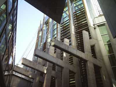 Supports to the rear of the Scottish Parliament